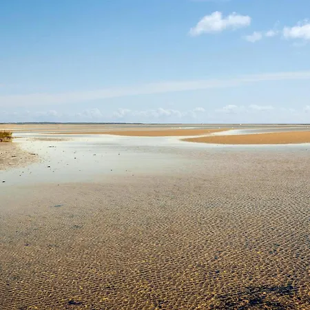 Дом отдыха Three-bedroom In